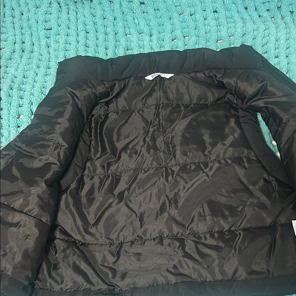 Black Puffer Vest - Picture 3 of 5